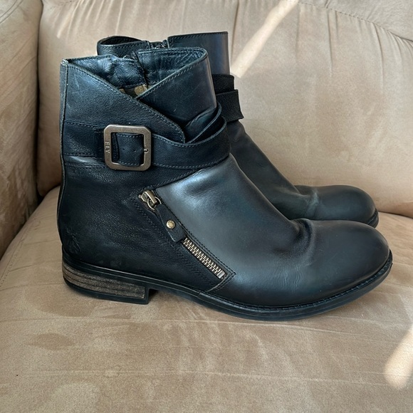 Fly London Shoes - Fly London black leather boots 41